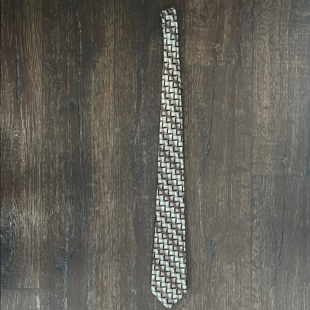 Geometric Patterned Tie